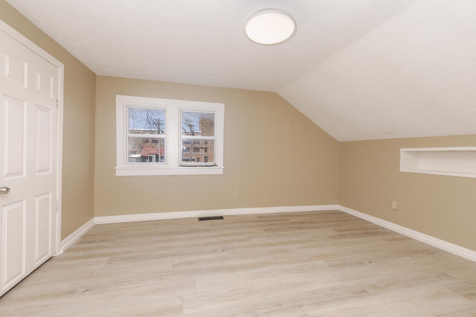 706 North Prairie Street Bloomington, IL 61701 - Photo 24 of 42