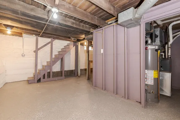 $189,000 | 706 North Prairie Street, Bloomington, IL 61701