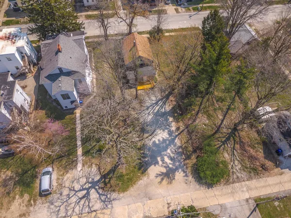 $189,000 | 706 North Prairie Street, Bloomington, IL 61701