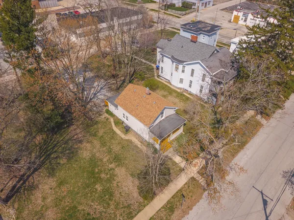 $189,000 | 706 North Prairie Street, Bloomington, IL 61701