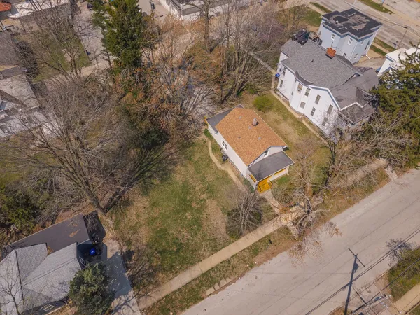 $189,000 | 706 North Prairie Street, Bloomington, IL 61701