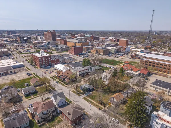 $189,000 | 706 North Prairie Street, Bloomington, IL 61701