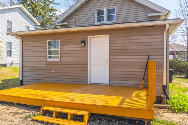 $189,000 | 706 North Prairie Street, Bloomington, IL 61701