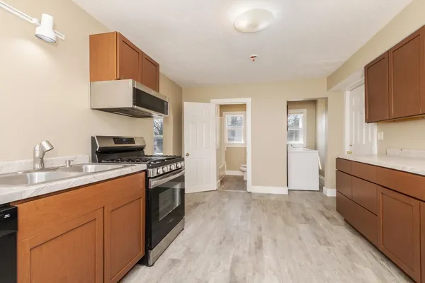 $189,000 | 706 North Prairie Street, Bloomington, IL 61701