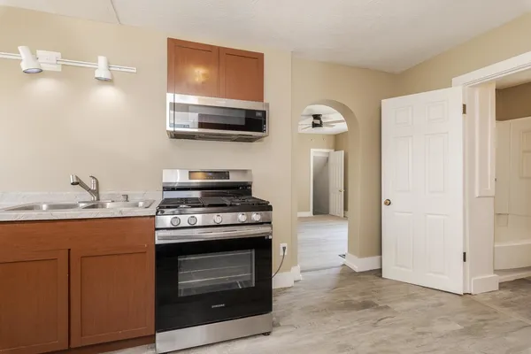 $189,000 | 706 North Prairie Street, Bloomington, IL 61701