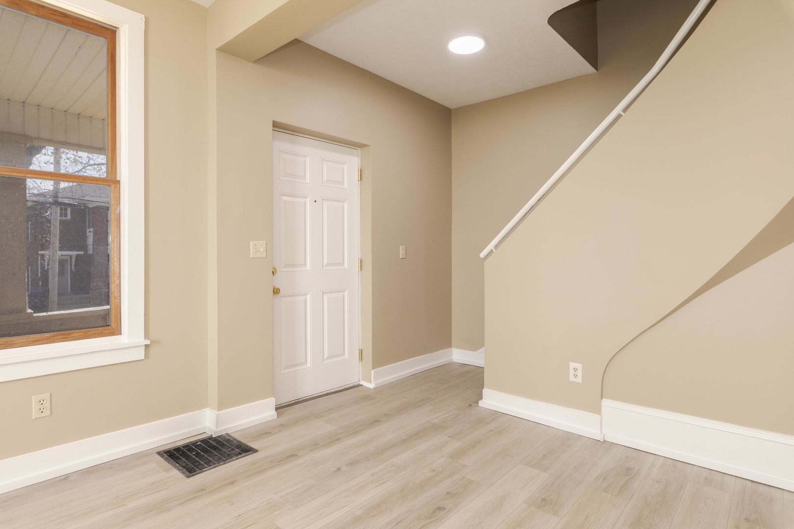 706 North Prairie Street Bloomington, IL 61701 - Photo 10 of 42