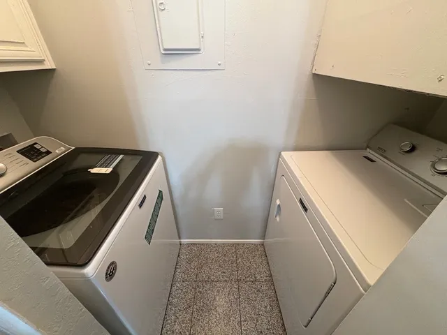 $2,000 | 806 West 24th Street, Unit 318, Austin, TX 78705