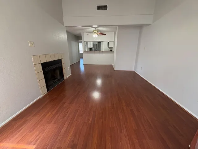 $2,000 | 806 West 24th Street, Unit 318, Austin, TX 78705