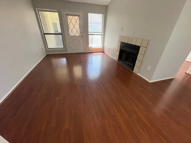 $2,000 | 806 West 24th Street, Unit 318, Austin, TX 78705