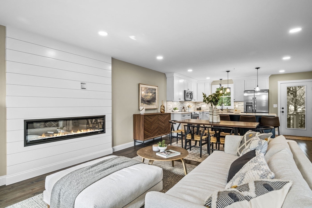 9 Acton Road, Unit 11 Chelmsford, MA 01824 - Photo 15 of 32 Gallery Image 15
