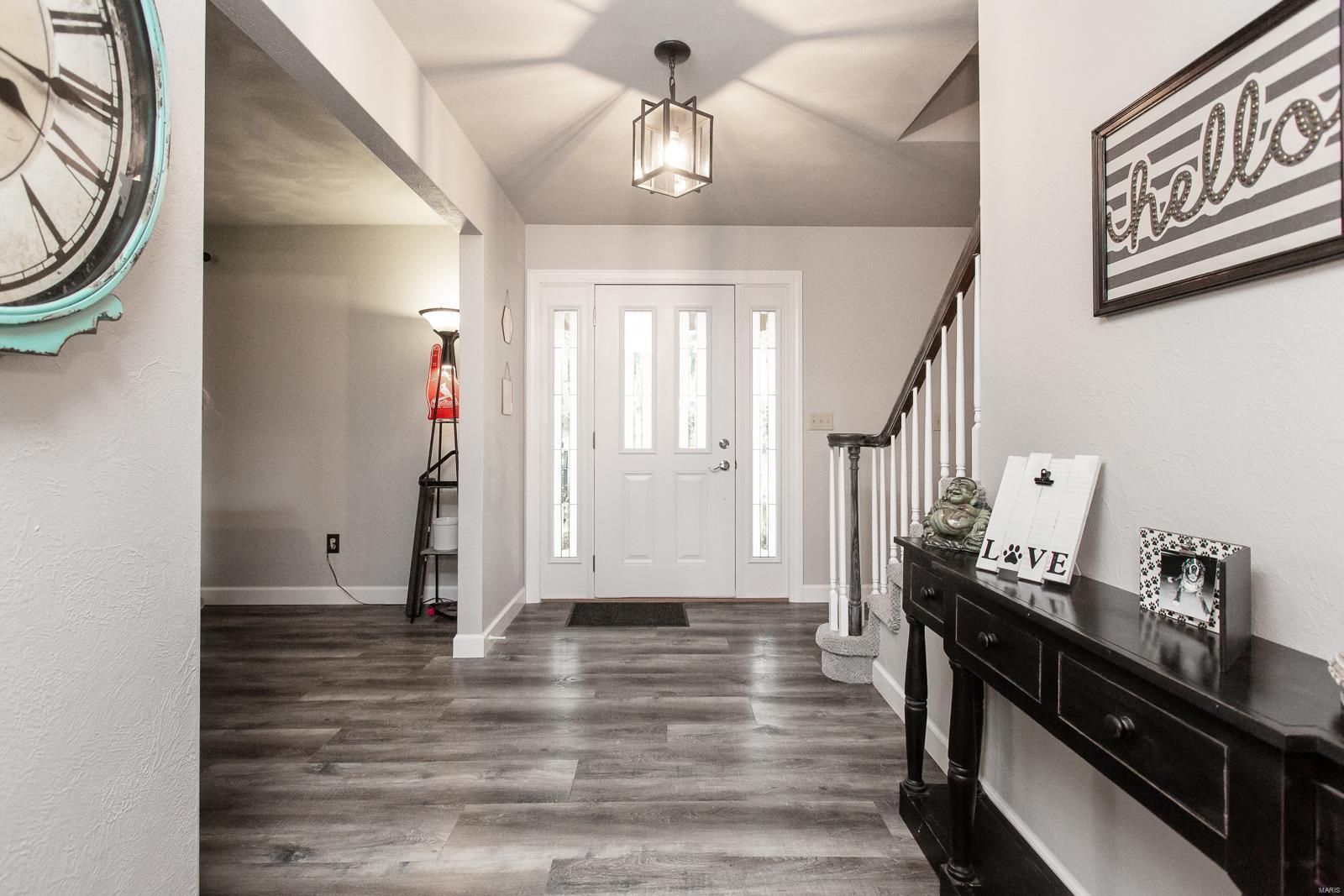 102 Pheasant Run O'Fallon, IL 62269 - Photo 3 of 37 Gallery Image 3