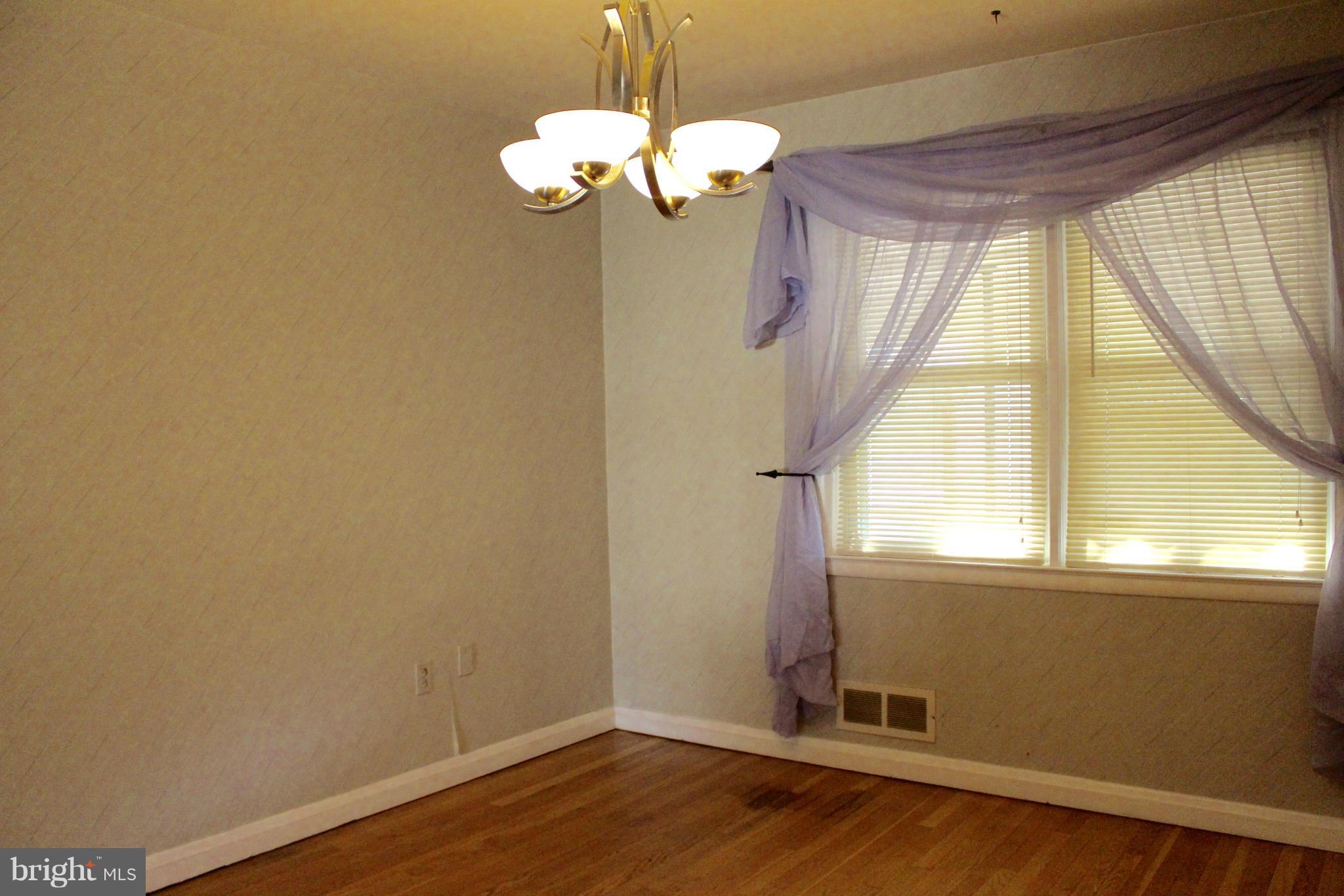 6126 Dunroming Road Baltimore, MD 21239 - Photo 7 of 25 Dining Room