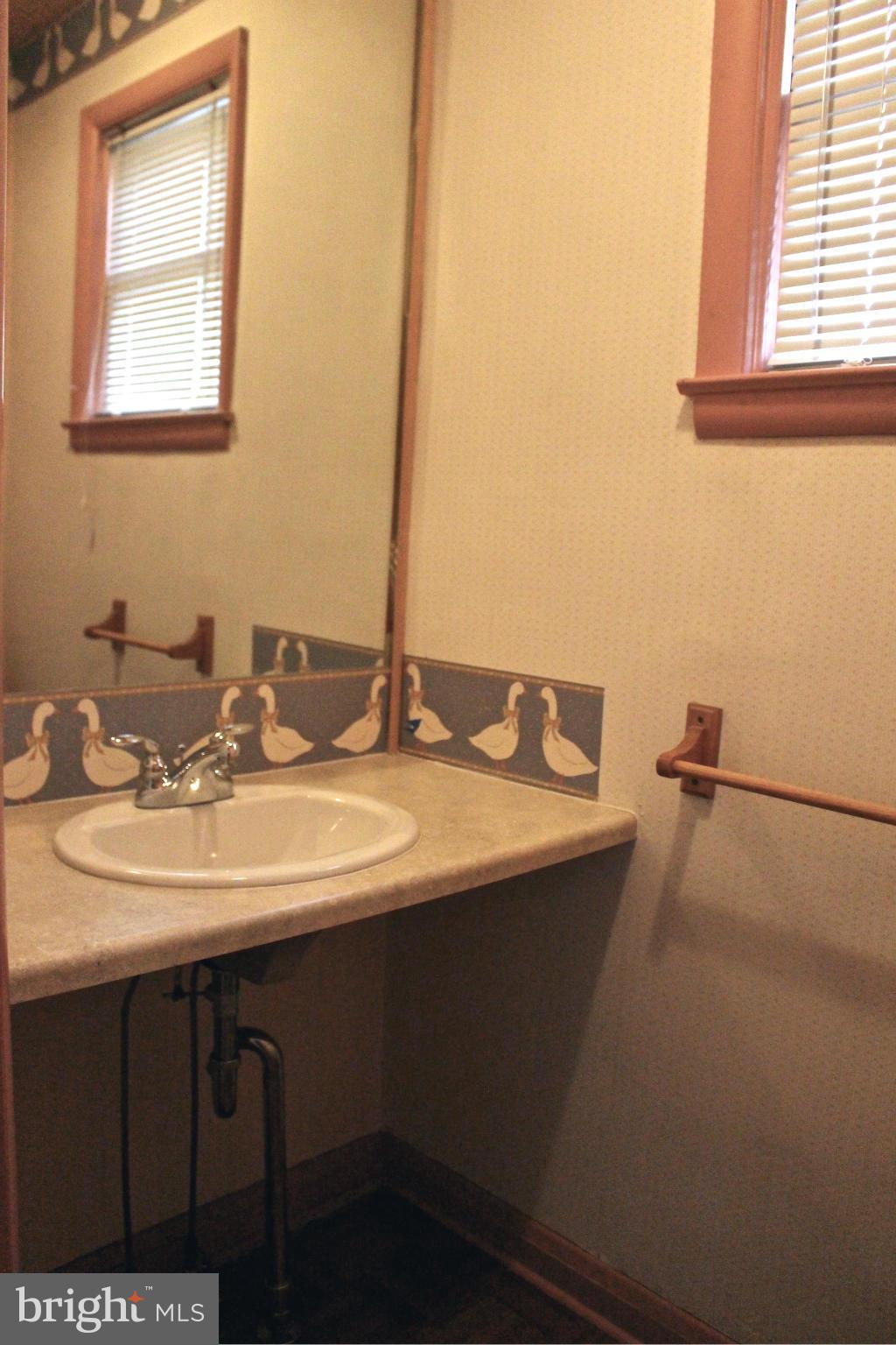 6126 Dunroming Road Baltimore, MD 21239 - Photo 8 of 25 Bath