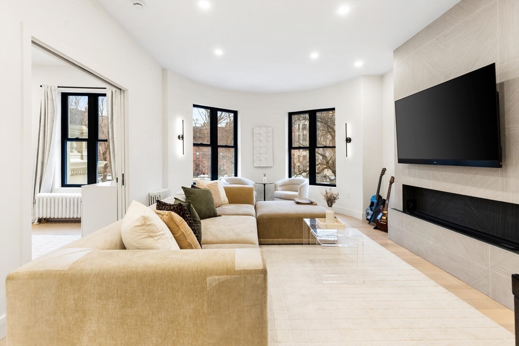 382 Commonwealth Avenue, Unit 24 Boston, MA 02215 - Photo 3 of 36