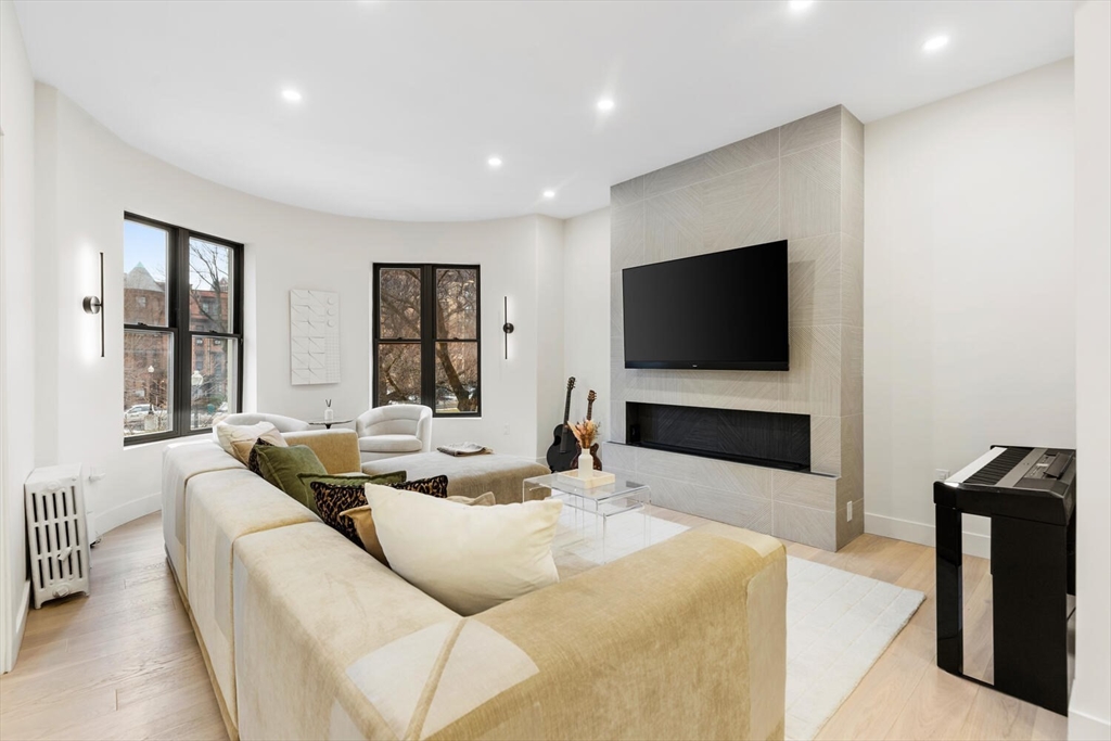 382 Commonwealth Avenue, Unit 24 Boston, MA 02215 - Photo 4 of 36