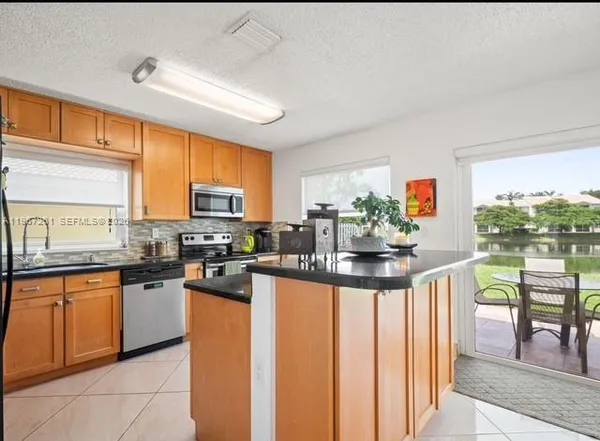 $569,999 | 1340 Northwest 125th Terrace, Sunrise, FL 33323