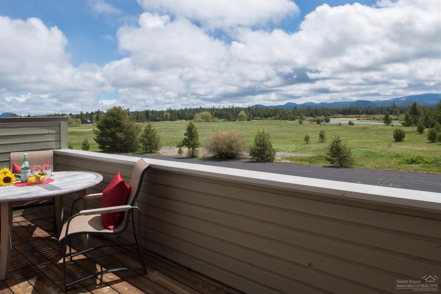 56872 River Road Sunriver, OR 97707 - Photo 8 of 21 Host a big bash on the amazing deck and