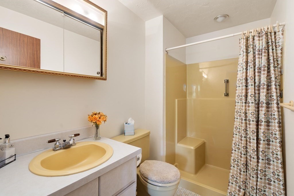 415 Erin Road, Unit 415 Stoughton, MA 02072 - Photo 12 of 25 Gallery Image 12