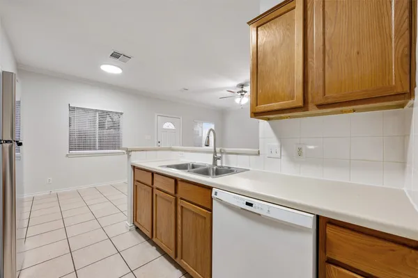 $2,000 | 1720 Constantino Circle, Unit B, Austin, TX 78745
