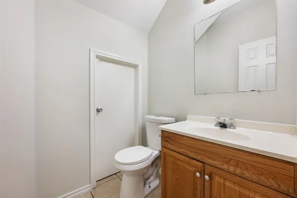 $2,000 | 1720 Constantino Circle, Unit B, Austin, TX 78745