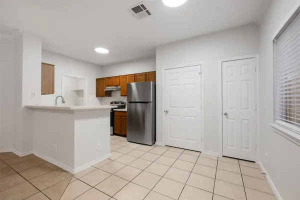 $2,000 | 1720 Constantino Circle, Unit B, Austin, TX 78745