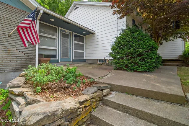 $238,000 | 1116 Middleline Road, Milton, NY 12020