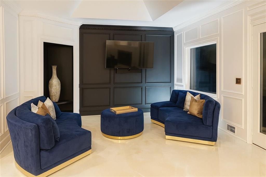 4070 Runnymede Drive Southwest Lilburn, GA 30047 - Photo 15 of 43