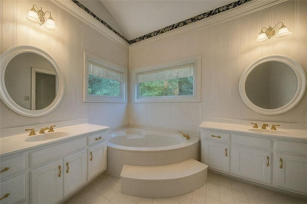 4070 Runnymede Drive Southwest Lilburn, GA 30047 - Photo 25 of 43