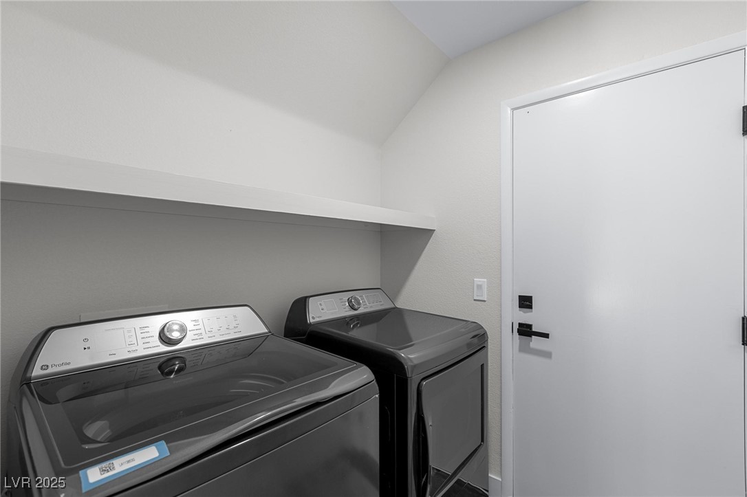 9591 Antelope Bend Court Las Vegas, NV 89148 - Photo 22 of 56 Laundry room with washer and dryer