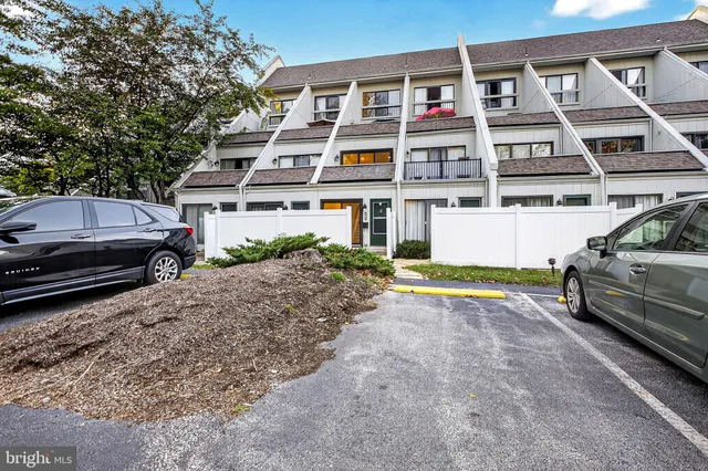 $228,000 | 567 Summit House, West Chester, PA 19382