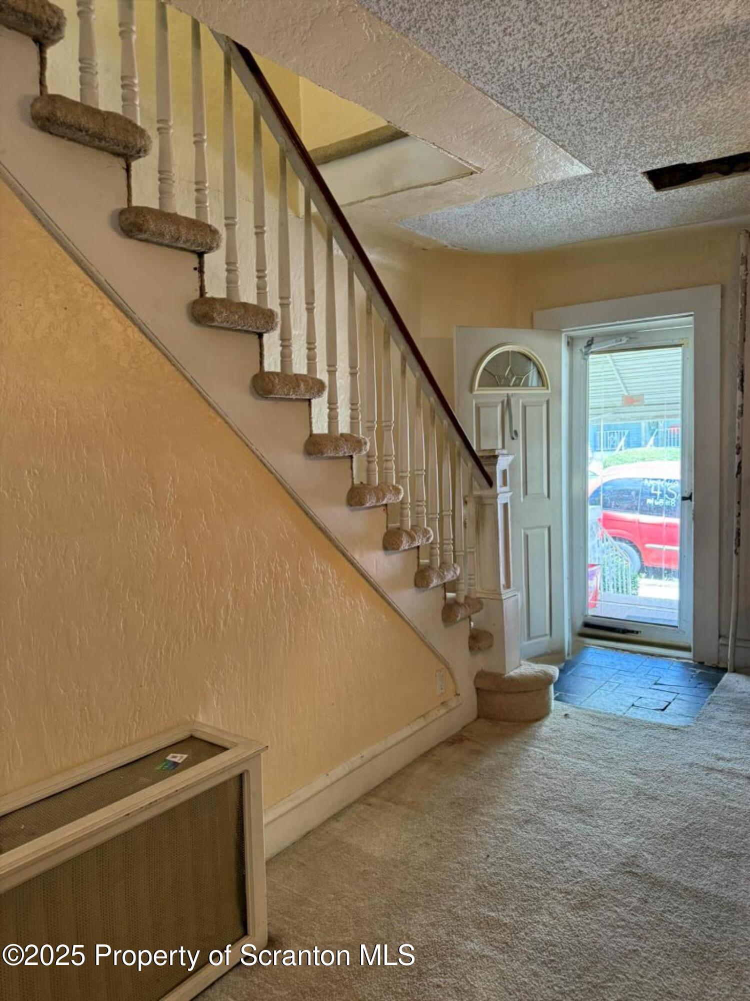 1919 Price Street Scranton, PA 18504 - Photo 2 of 44 a view of entryway