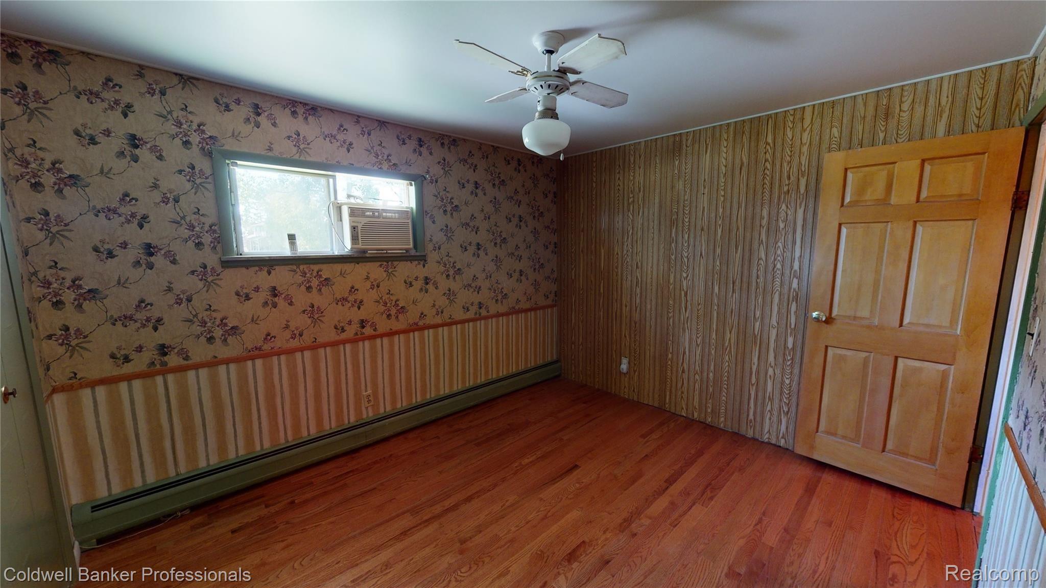 4094 West Willard Road Birch Run, MI 48415 - Photo 40 of 59 Bedrrom 1.jpg
