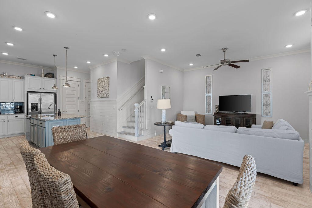 10 York Ln Inlet Beach, Unit B Inlet Beach, FL 32461 - Photo 14 of 46 a living room with furniture and a flat screen tv