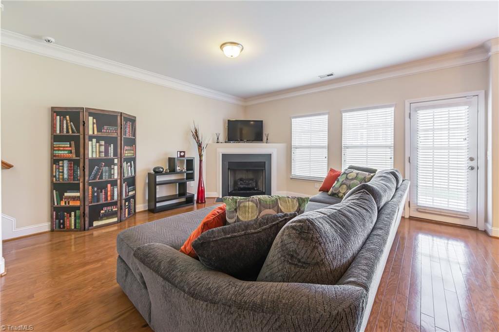 3437 Core Avenue High Point, NC 27265 - Photo 5 of 30 Living Room