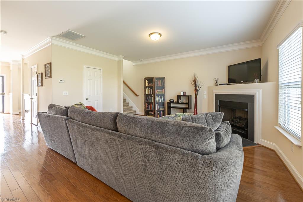 3437 Core Avenue High Point, NC 27265 - Photo 7 of 30 Living Room