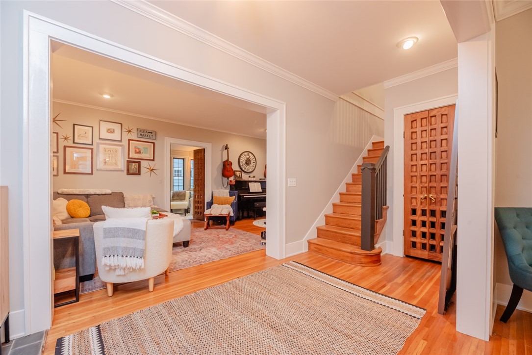 33 Castlebar Road Rochester, NY 14610 - Photo 7 of 50