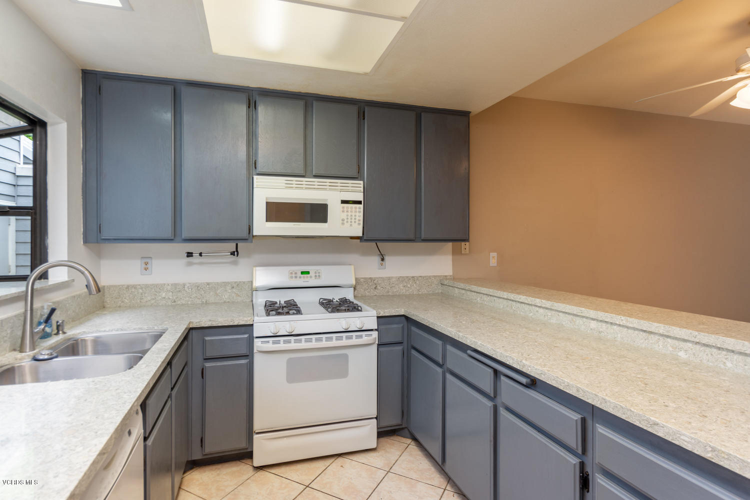 717 Arneill Road Camarillo, CA 93010 - Photo 7 of 20 717 Arneill Rd Camarillo CA-008-2-Arneil