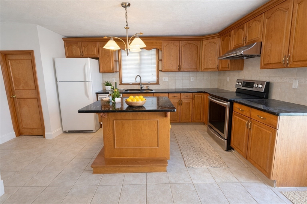 118 Colby Road Quincy, MA 02171 - Photo 8 of 23