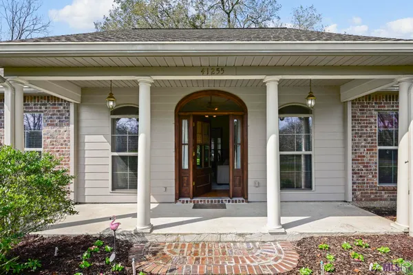 $438,000 | 41255 Black Bayou Road, Gonzales, LA 70737