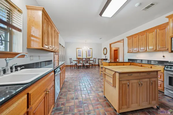$438,000 | 41255 Black Bayou Road, Gonzales, LA 70737