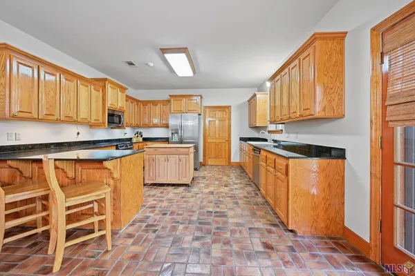 $438,000 | 41255 Black Bayou Road, Gonzales, LA 70737
