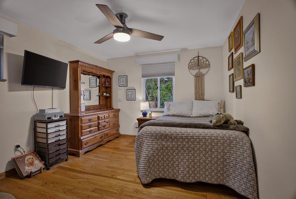 1304 Cochran Road Pittsburgh, PA 15243 - Photo 15 of 36 Gallery Image 15