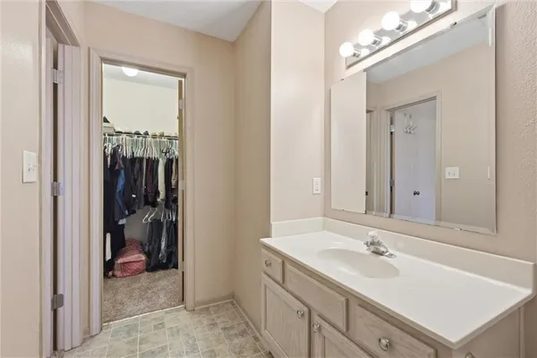 $195,000 | 5554 Northwest Sunrise Meadow Lane, Lee's Summit, MO 64064