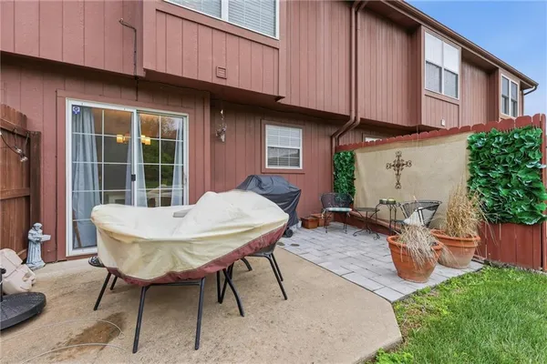 $195,000 | 5554 Northwest Sunrise Meadow Lane, Lee's Summit, MO 64064