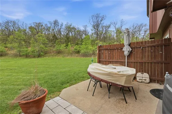 $195,000 | 5554 Northwest Sunrise Meadow Lane, Lee's Summit, MO 64064