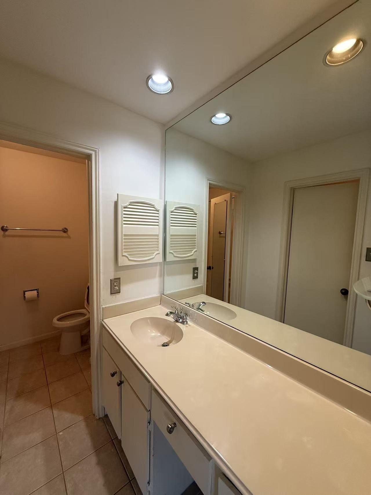 2829 Timmons Lane, Unit 176 Houston, TX 77027 - Photo 17 of 23