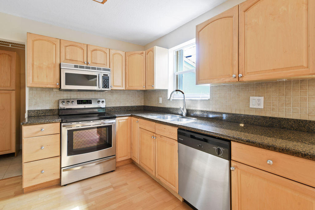 1507 Kingsley Road Tequesta, FL 33469 - Photo 15 of 67 1507KingsleyRoad_17
