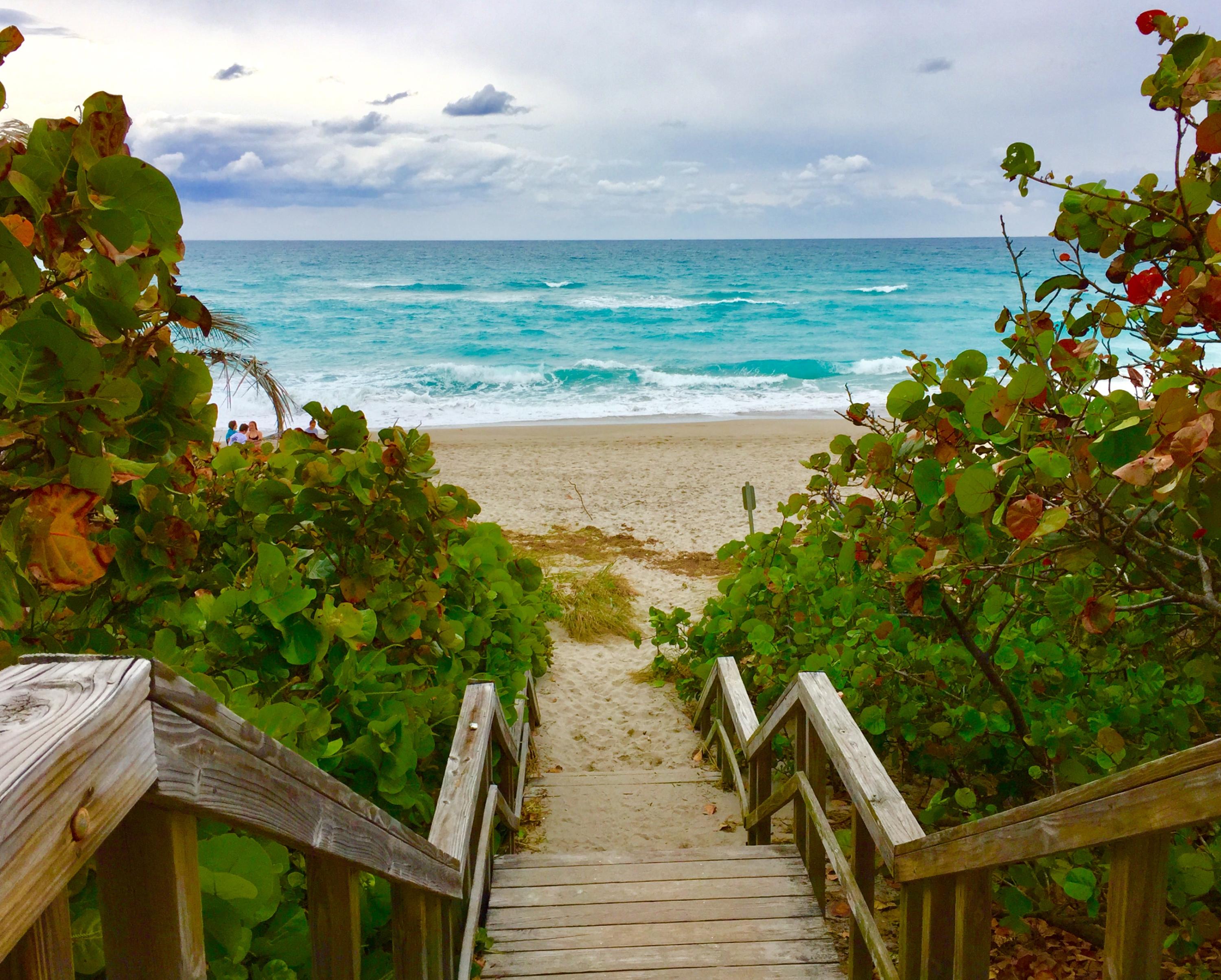 1507 Kingsley Road Tequesta, FL 33469 - Photo 53 of 67 Stairs_beach