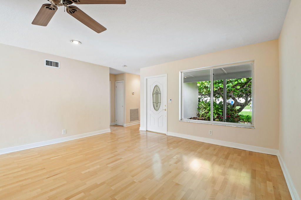 1507 Kingsley Road Tequesta, FL 33469 - Photo 8 of 67 1507KingsleyRoad_09