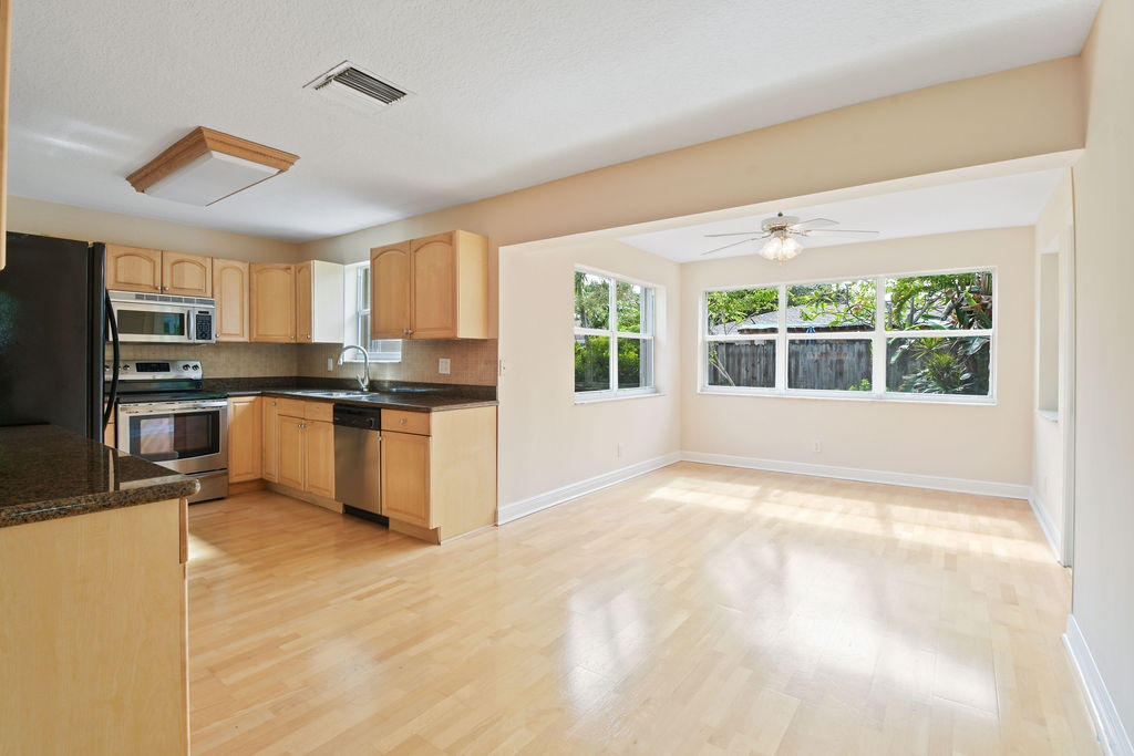 1507 Kingsley Road Tequesta, FL 33469 - Photo 10 of 67 1507KingsleyRoad_11